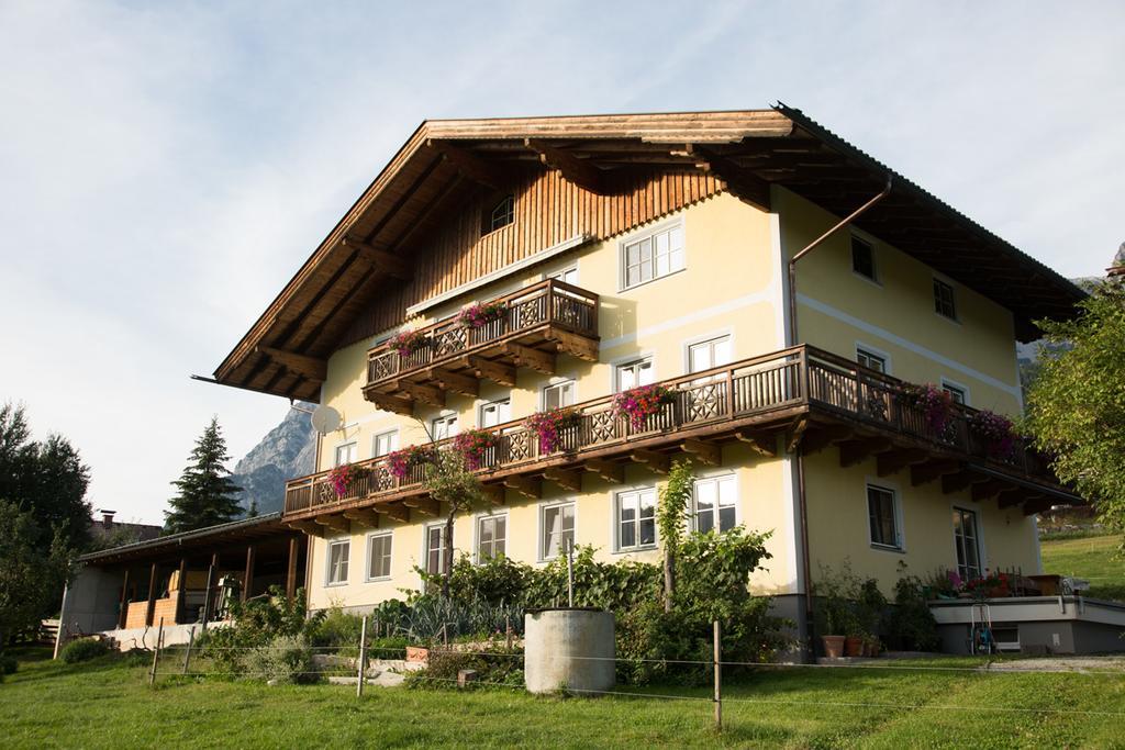 Bio-Bauernhof Einberghof Apartment Pfarrwerfen Exterior photo
